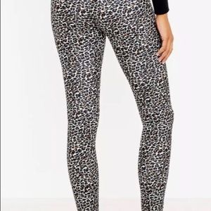 Lou and Grey leopard print leggings